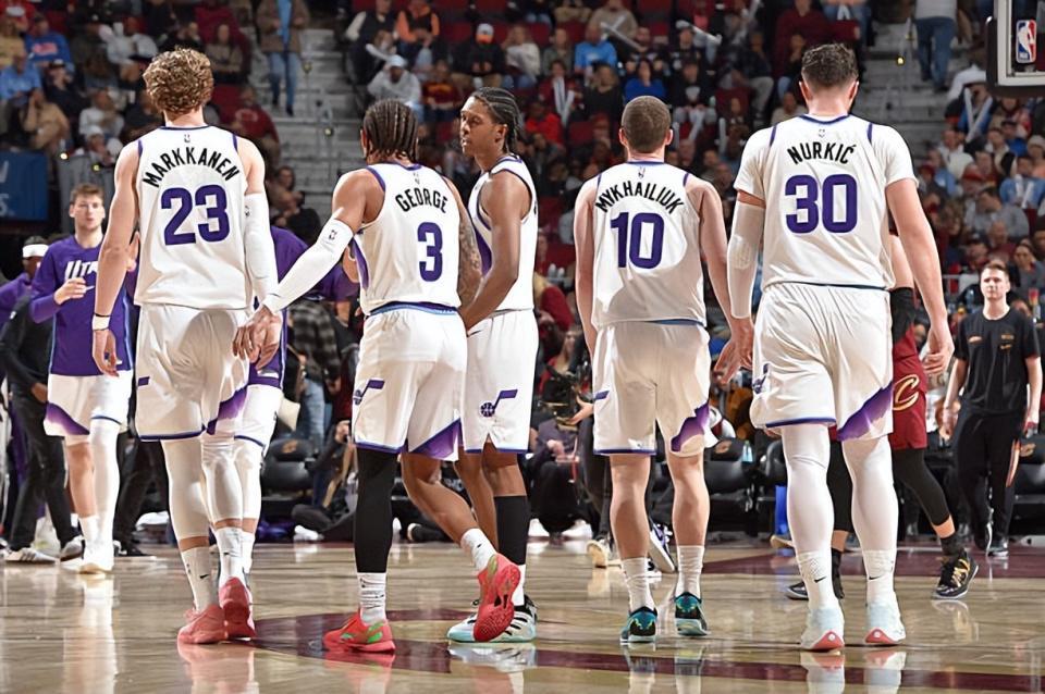 开云体育下载-能得分能投篮能抢板，爵士内线大将会引起其他球队的关注吗？