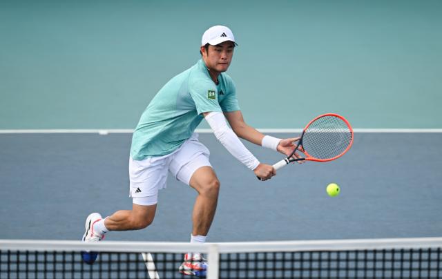 开云APP-吴易昺迈阿密大师赛首胜进次轮 伤病竟成隐含主题