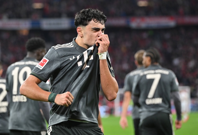 法尔克：切尔西没准备求购帕夫洛维奇，球员也没打算转会